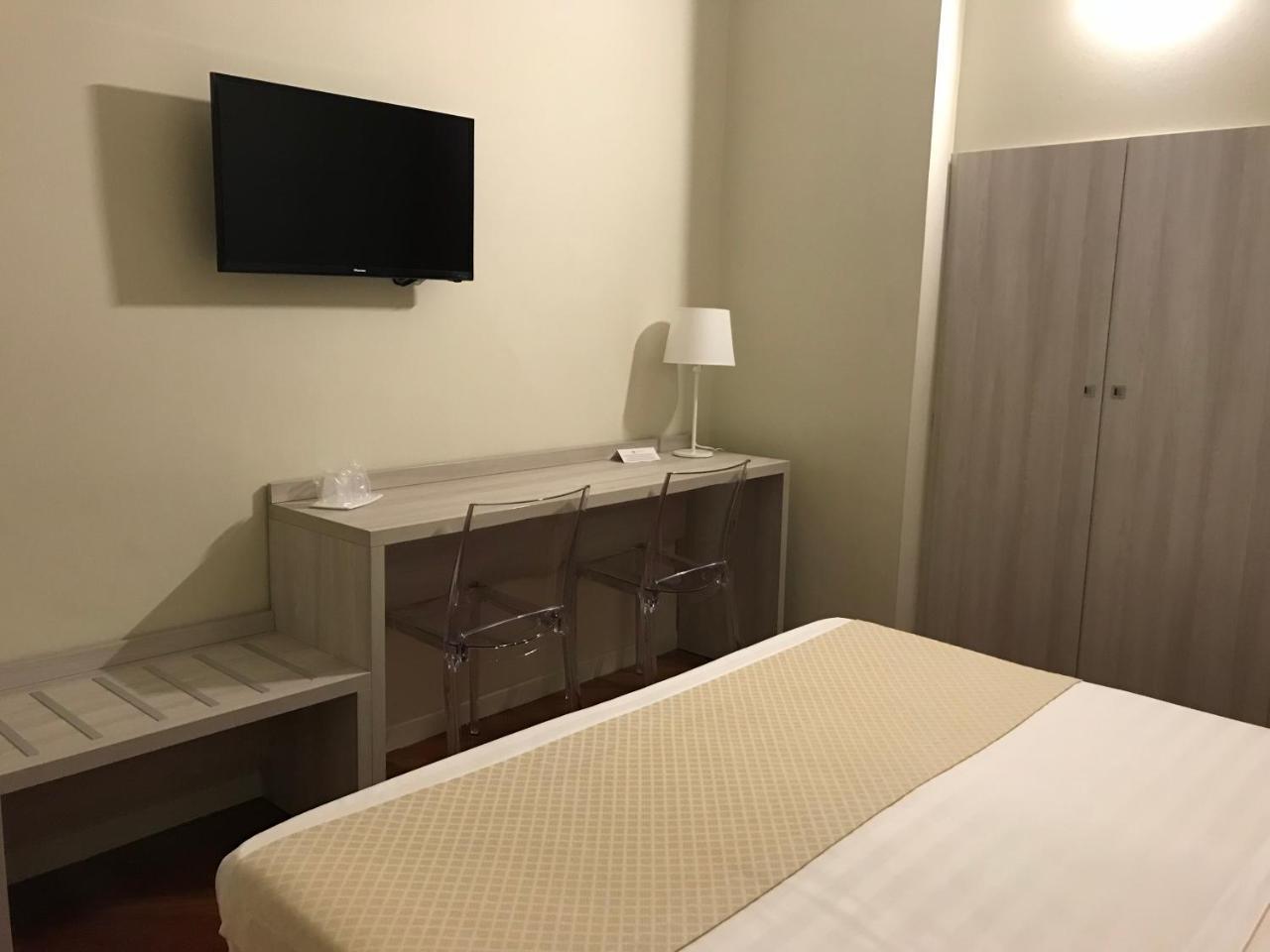 Albergo Anelli Lodi Exterior foto